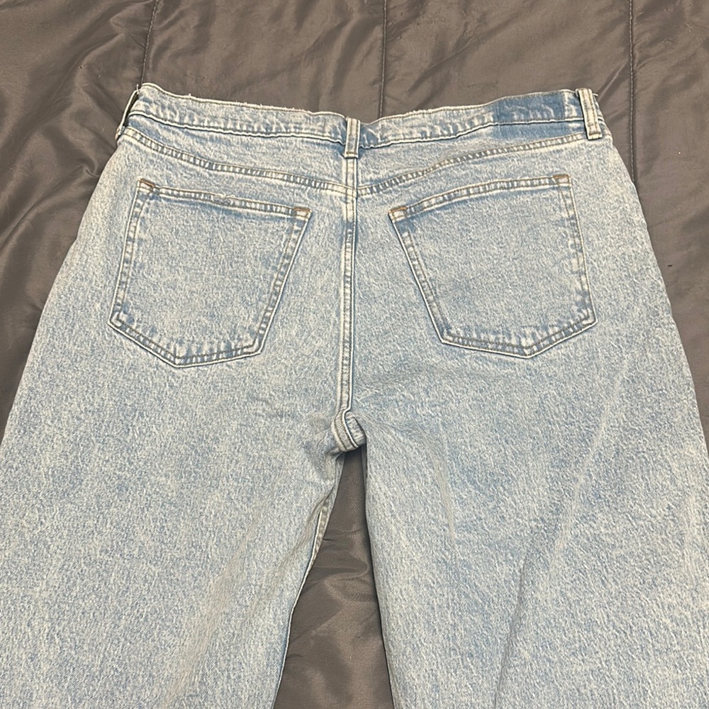 Abercrombie & Fitch Light Wash Straight Leg Jeans - Picture 3 of 3
